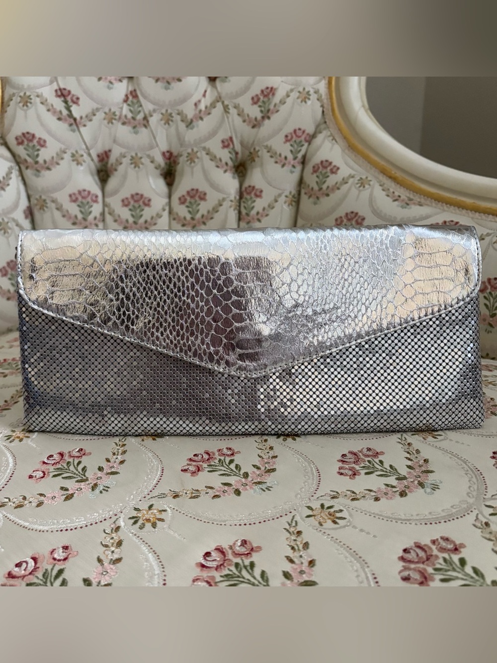 Silver Alligator Chainmail Clutch Satin Lined Shoulder Bag Vintage Designer